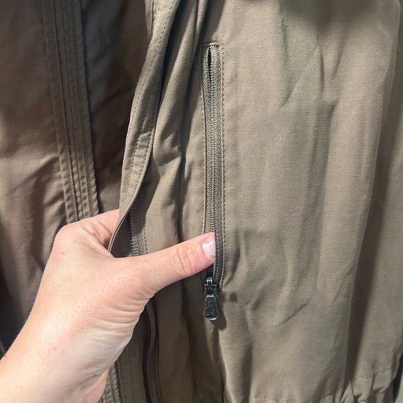 Eastern mountain sports trench coat - Picture 10 of 10